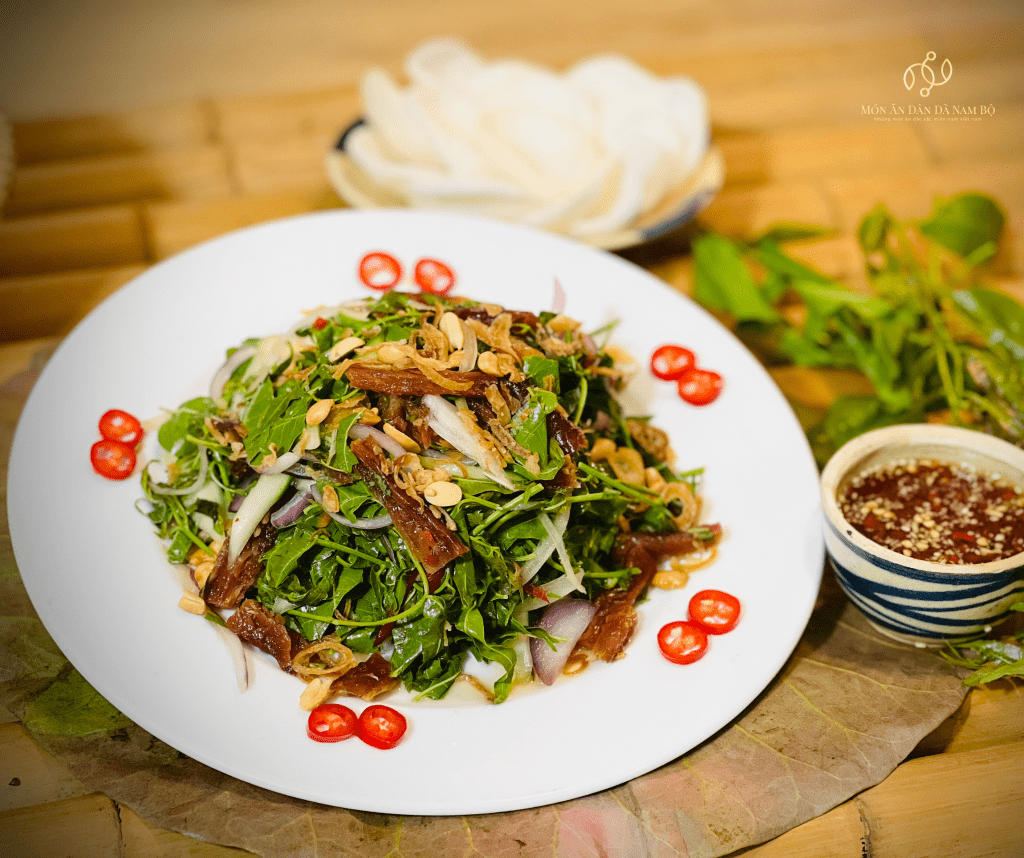 Gỏi sầu đâu khô cá sặc